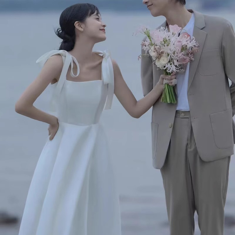 ウェディングドレス 白黒 サテン ノースリーブ シンプル 結婚式 花嫁 パーティー 演奏会 前撮り お呼ばれ AK513