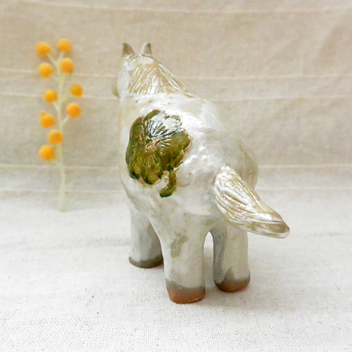 馬の置物（クローバーC) 干支・午年 ウマ・うま 手作り陶器・陶芸 植物
