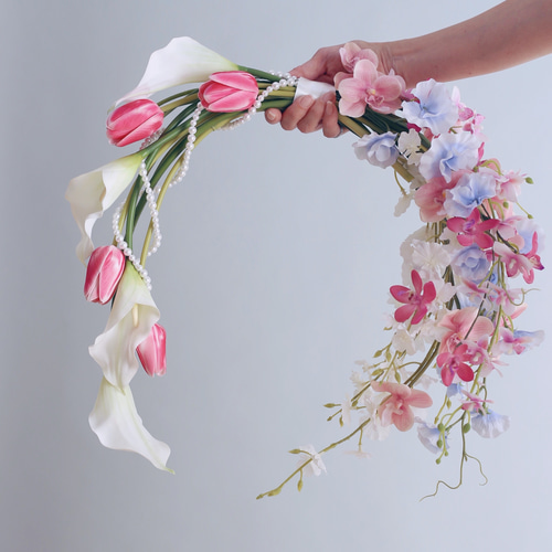 バレリーナブーケ｜ピンク×カラー×チューリップ×胡蝶蘭｜パールを添え