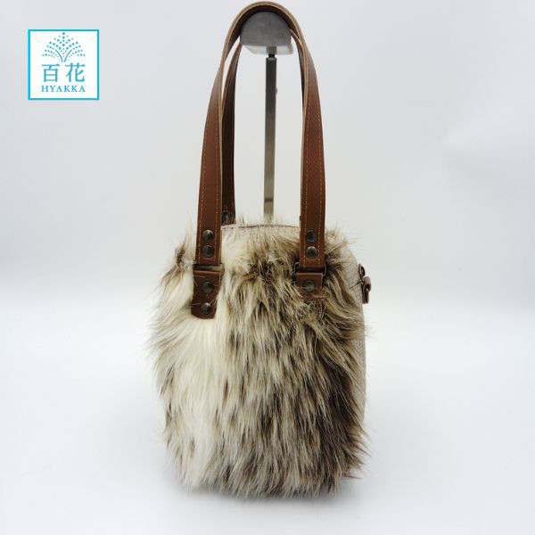 訳ありファー ボストンバッグ｜2WAYショルダー付き 型押しレザー使用｜ミニサイズ・冬のハンドメイドバッグ