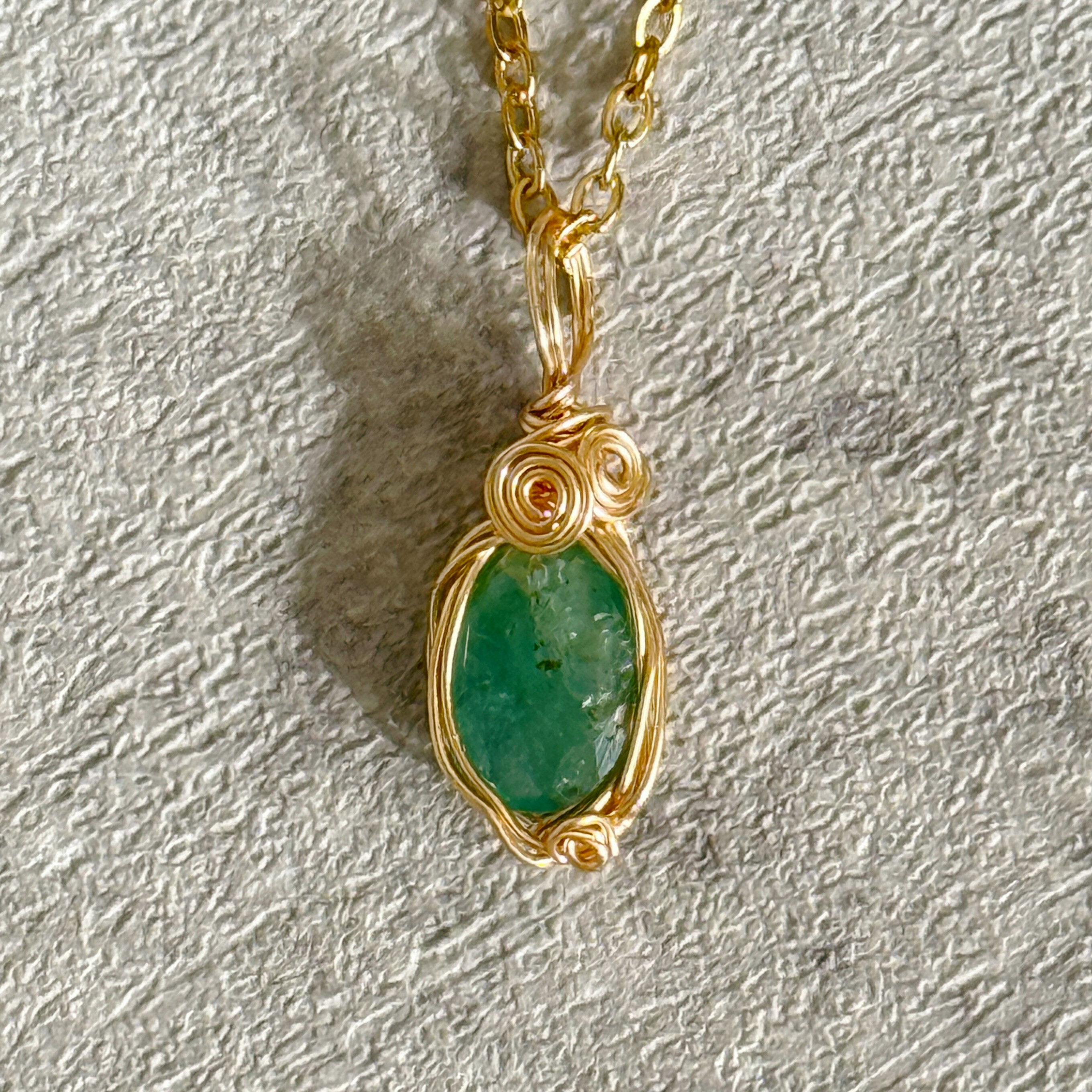 春の誕生石2026 | 5月誕生石エメラルド 1.38ct 角度で表情が変わる 天然石ネックレス