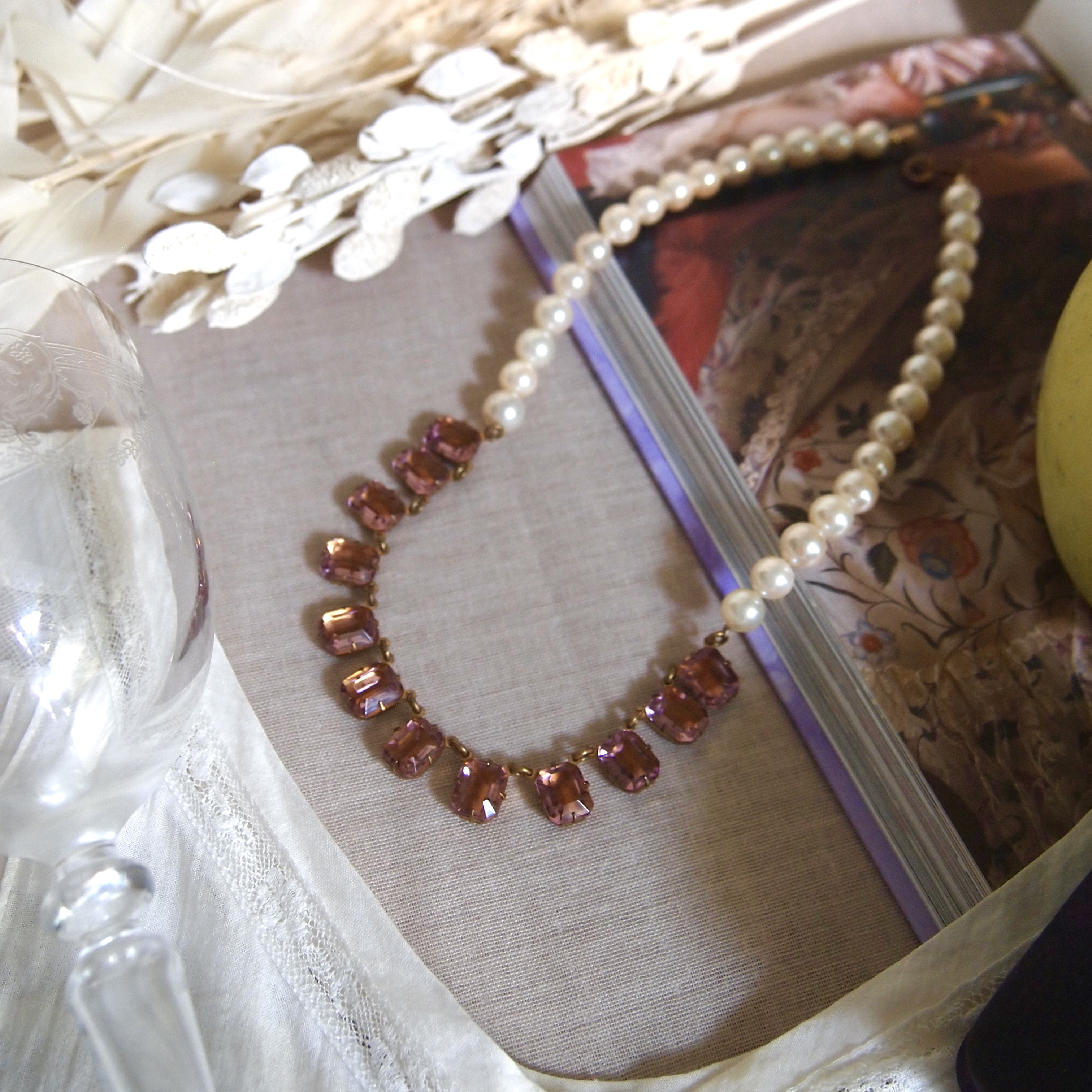 アンティークパール&ガラスビジューのネックレス-lilac-