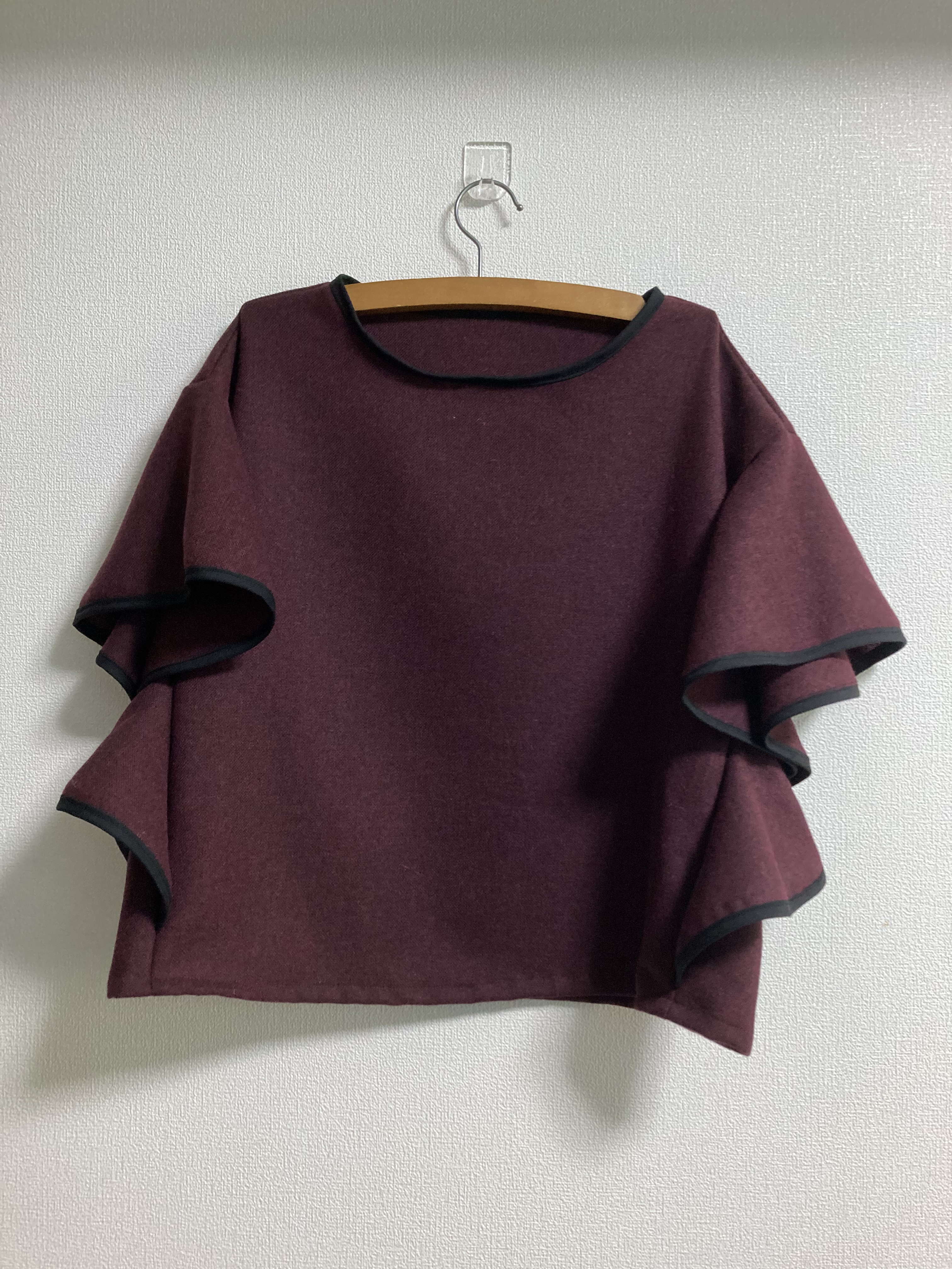 ウールツイードでラッフルスリーブトップス