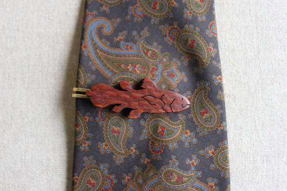 シーラカンス木製ネクタイピン 8枚目の画像