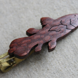 シーラカンス木製ネクタイピン 3枚目の画像