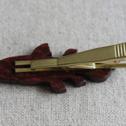 シーラカンス木製ネクタイピン 5枚目の画像