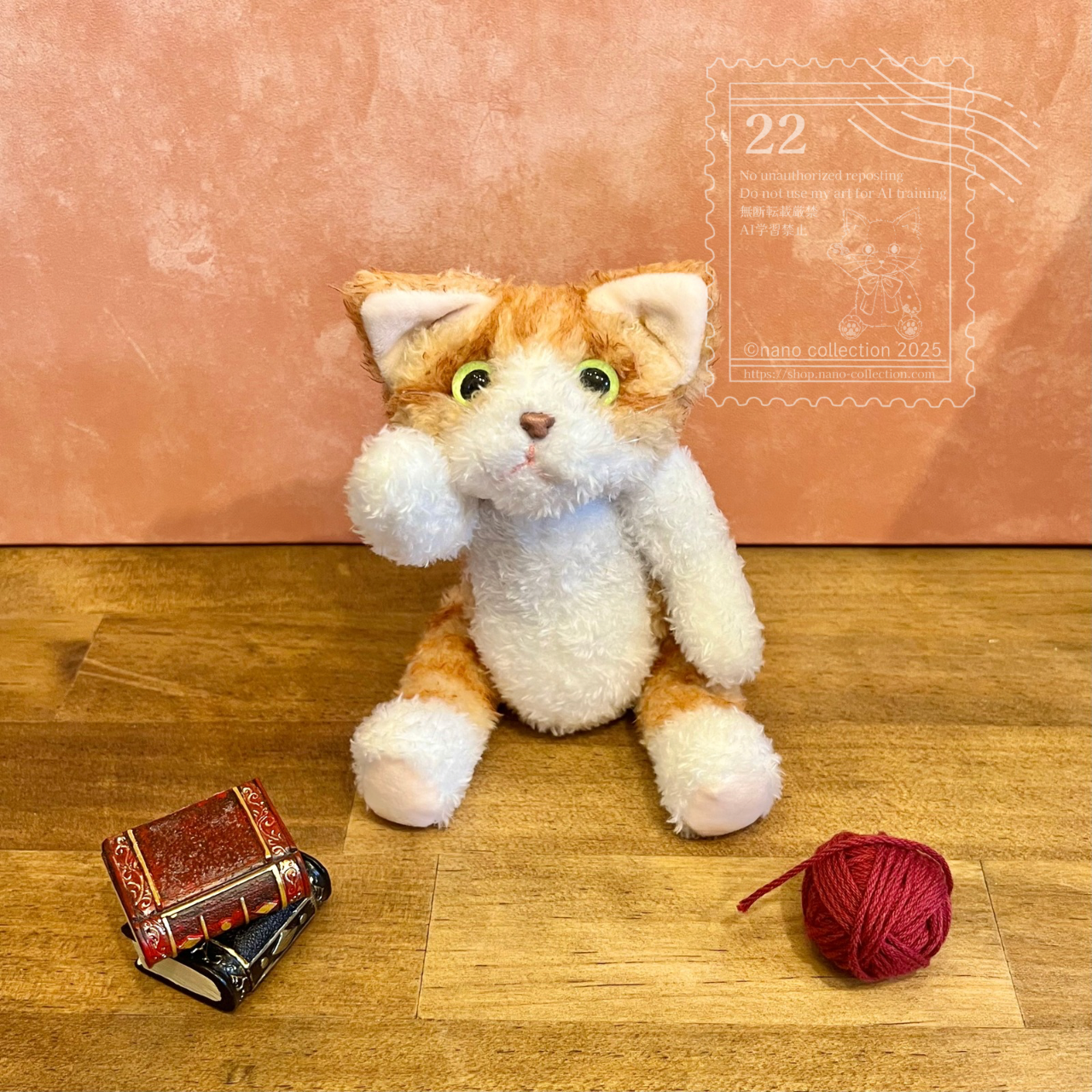 おめめがキュルン♪な茶白猫