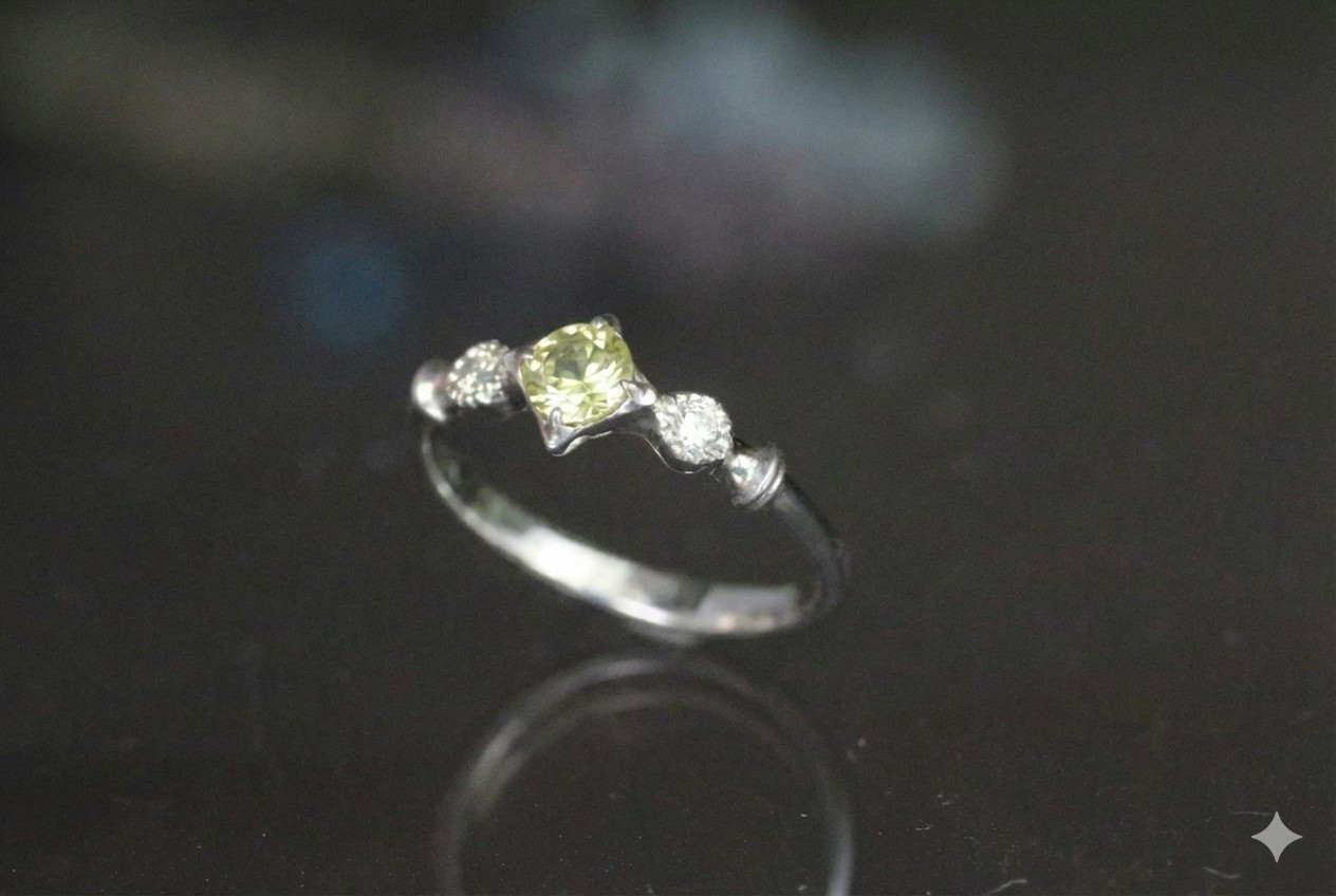 天然スフェーン0.21カラットのシルバーリング(無料サイズ変更9～19号）　シルバー925