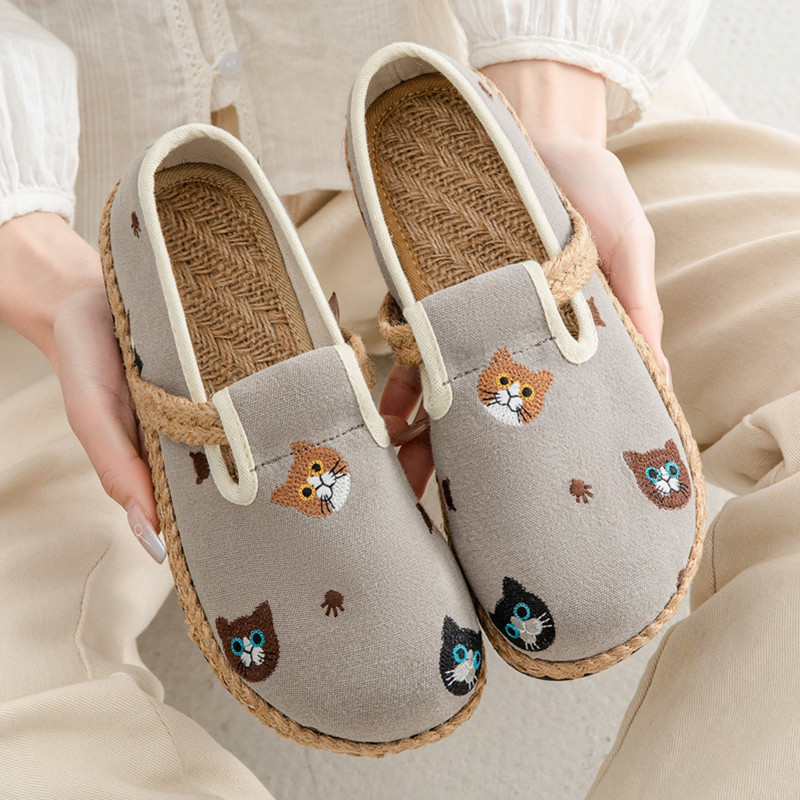 かわいいアニメ手作り子猫の布靴女学院風通気吸汗ソフト底足踏み単靴