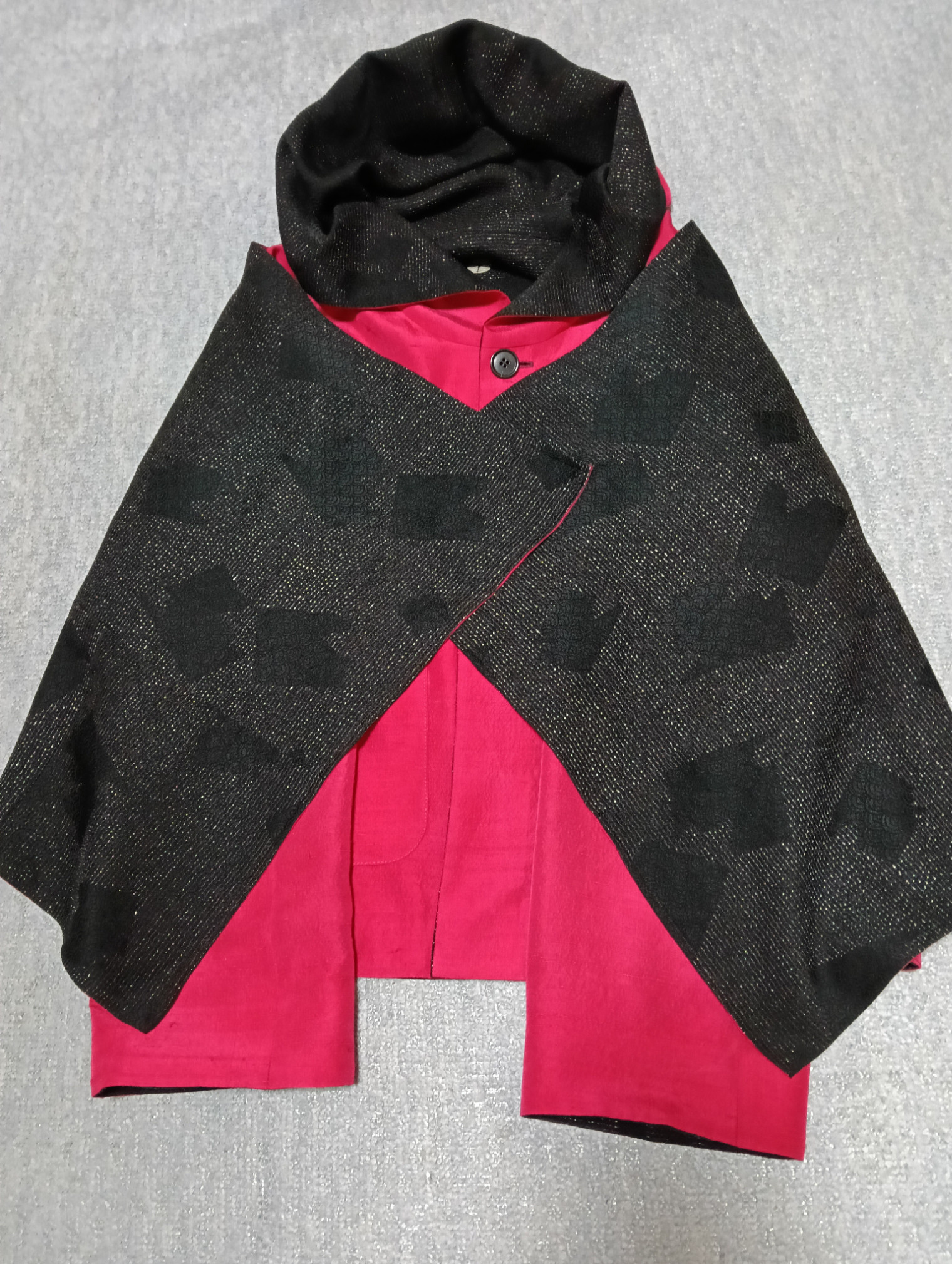 紅漆黒キラキラ！…着物リメイク…フード付きリバーシブルジャケット…羽織もの…カーディガン…柔らか上着…一点物