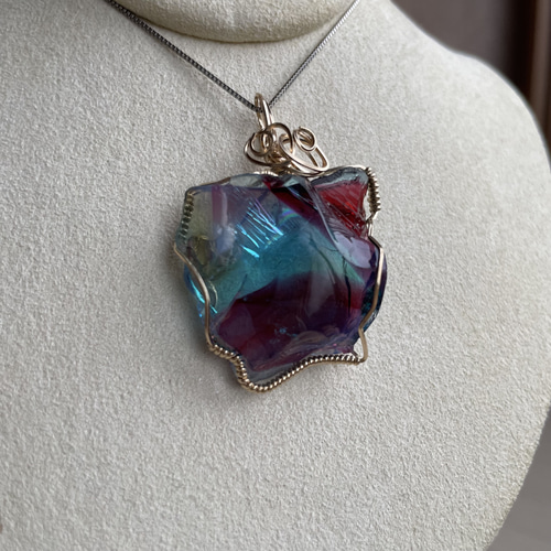 アンダラクリスタル・多色✨虹入り✨〜14kgfワイヤーペンダントトップ