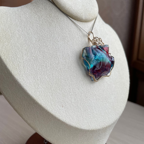 アンダラクリスタル・多色✨虹入り✨〜14kgfワイヤーペンダントトップ