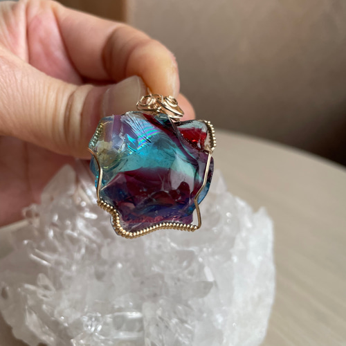 アンダラクリスタル・多色✨虹入り✨〜14kgfワイヤーペンダントトップ