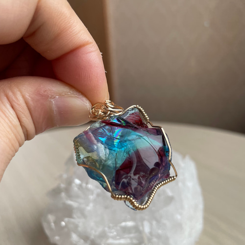 アンダラクリスタル・多色✨虹入り✨〜14kgfワイヤーペンダントトップ