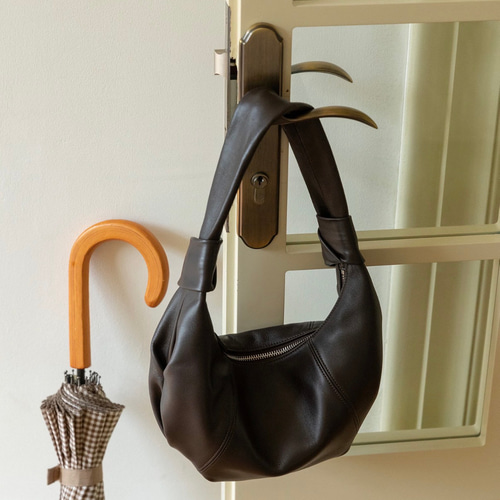 ラムレザー ショルダーバッグ ｜軽量0.3kg｜結び目デザイン｜内