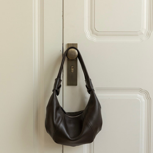 ラムレザー ショルダーバッグ ｜軽量0.3kg｜結び目デザイン｜内