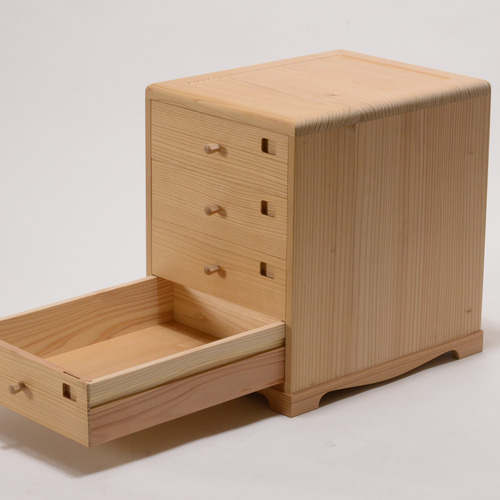 リユース品】A4サイズの引き出し 4段 クリア塗色 チェスト