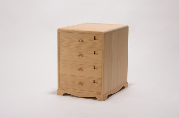 リユース品】A4サイズの引き出し 4段 クリア塗色 チェスト