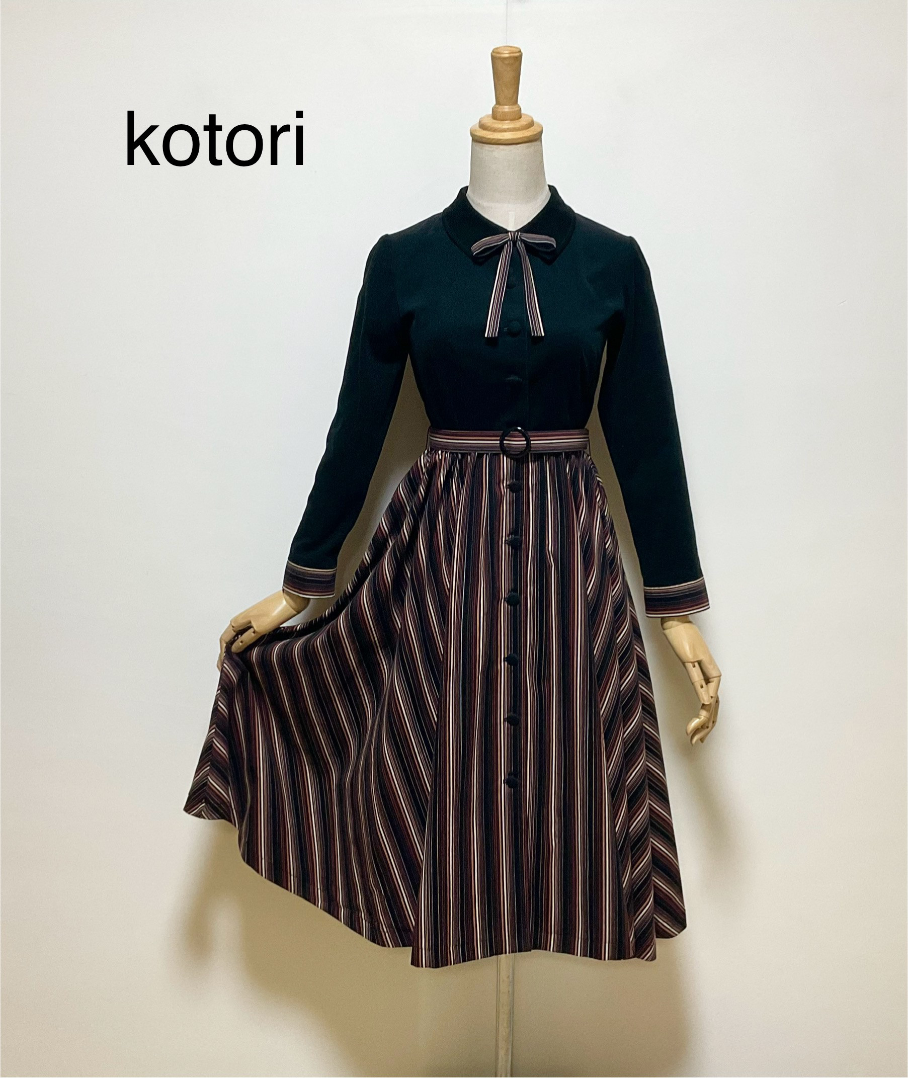 レトロなコーデュロイのドッキングワンピース　Mサイズ　リボン着脱可能