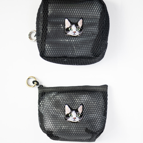 猫ちゃんたちの刺繍メッシュポーチ ポーチ〈カーリーハチワレ〉2個