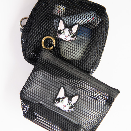 猫ちゃんたちの刺繍メッシュポーチ ポーチ〈カーリーハチワレ〉2個