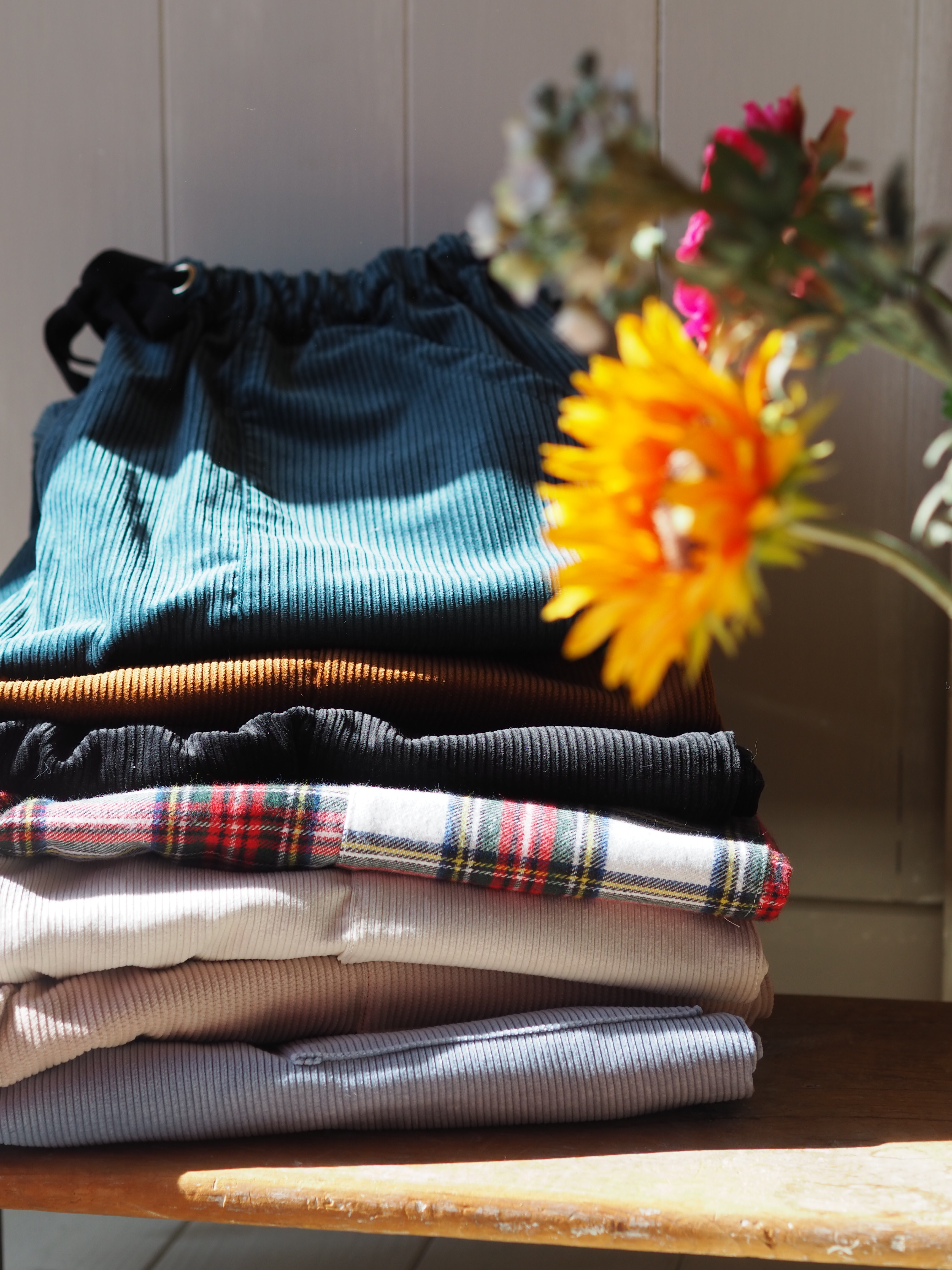 オーガニックコットン　　アイスグレー　コーデュロイパンツ