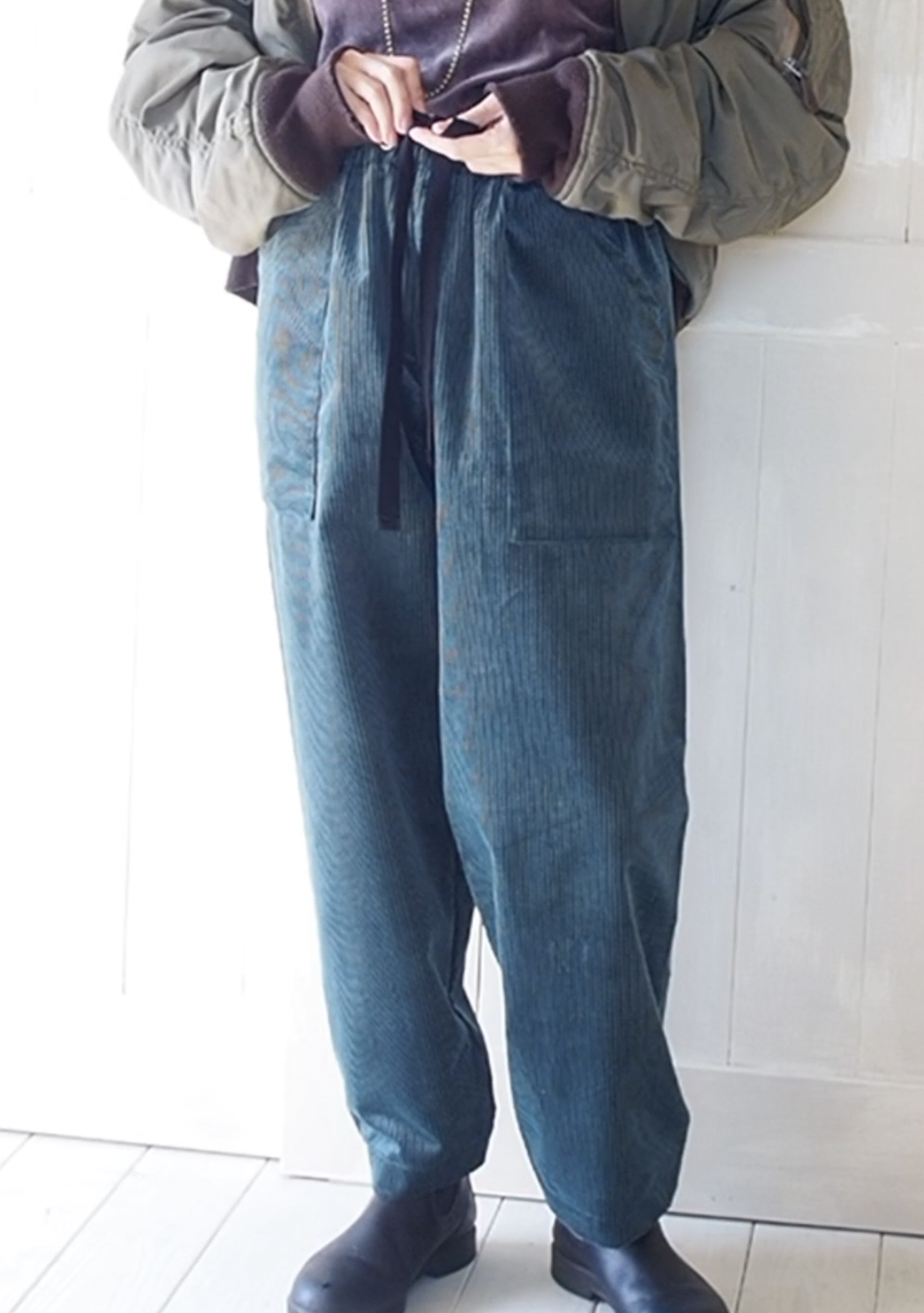 コーデュロイパンツ　リラックスパンツ　ブルーグリーン
