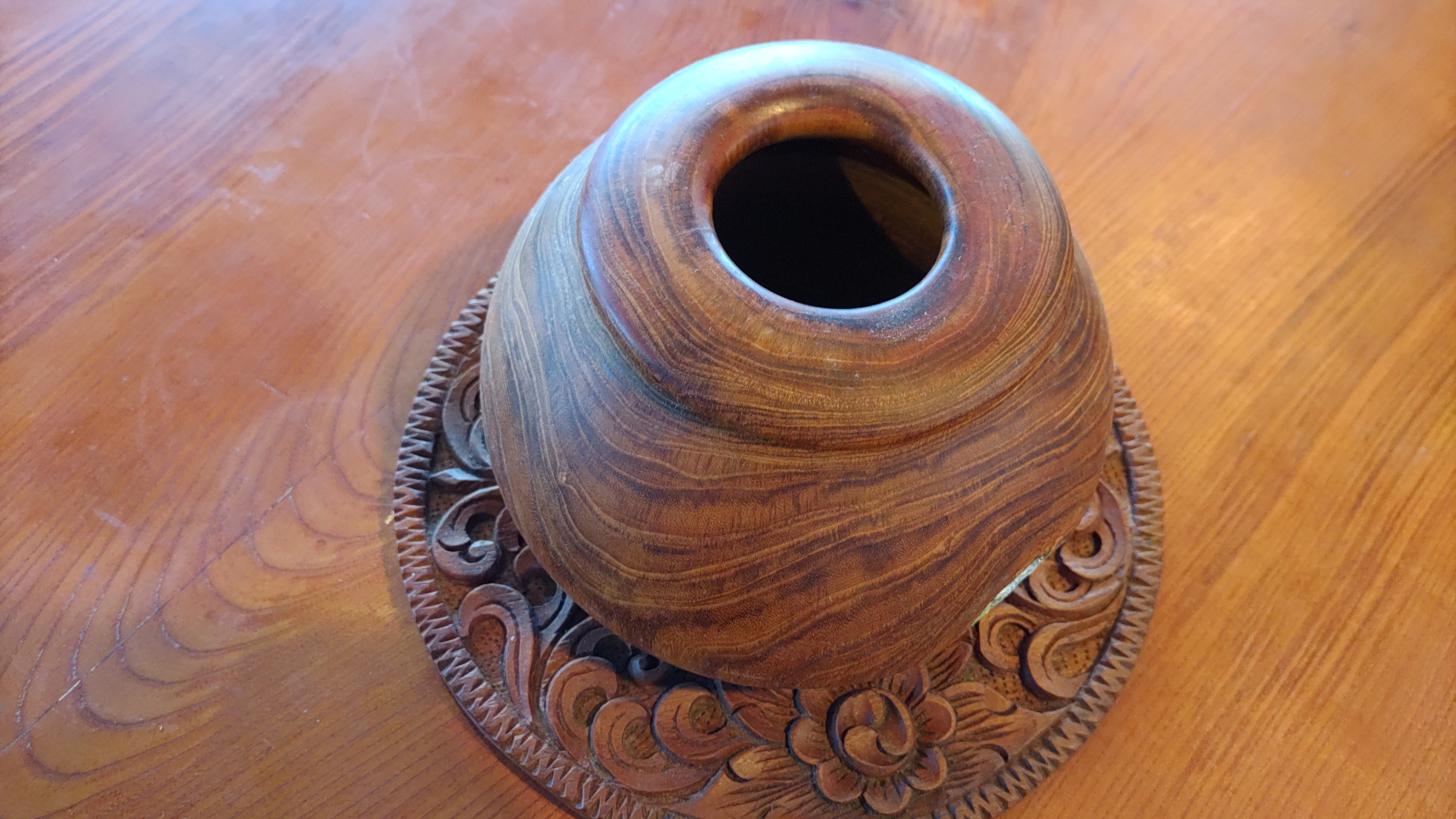 財宝、幸せを集める壺