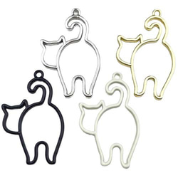 金属 チャーム フレーム ネコ 猫 ねこ 振り向き 3個 レジン枠 キャット