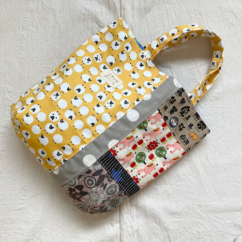ハンドメイド ちょいとお出かけトートバッグ☆イエローひつじ＆パッチ