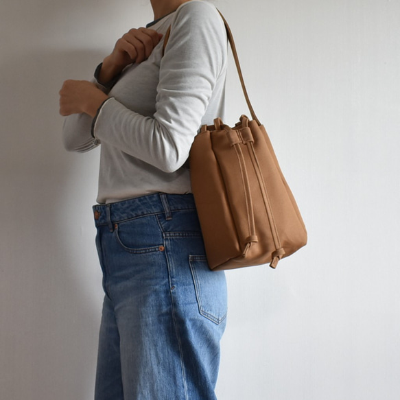 RING MINI TOTE BAG(モカ/ベージュ)ワンハンドル 巾着 帆布 トート  肩掛け コンパクト 4枚目の画像