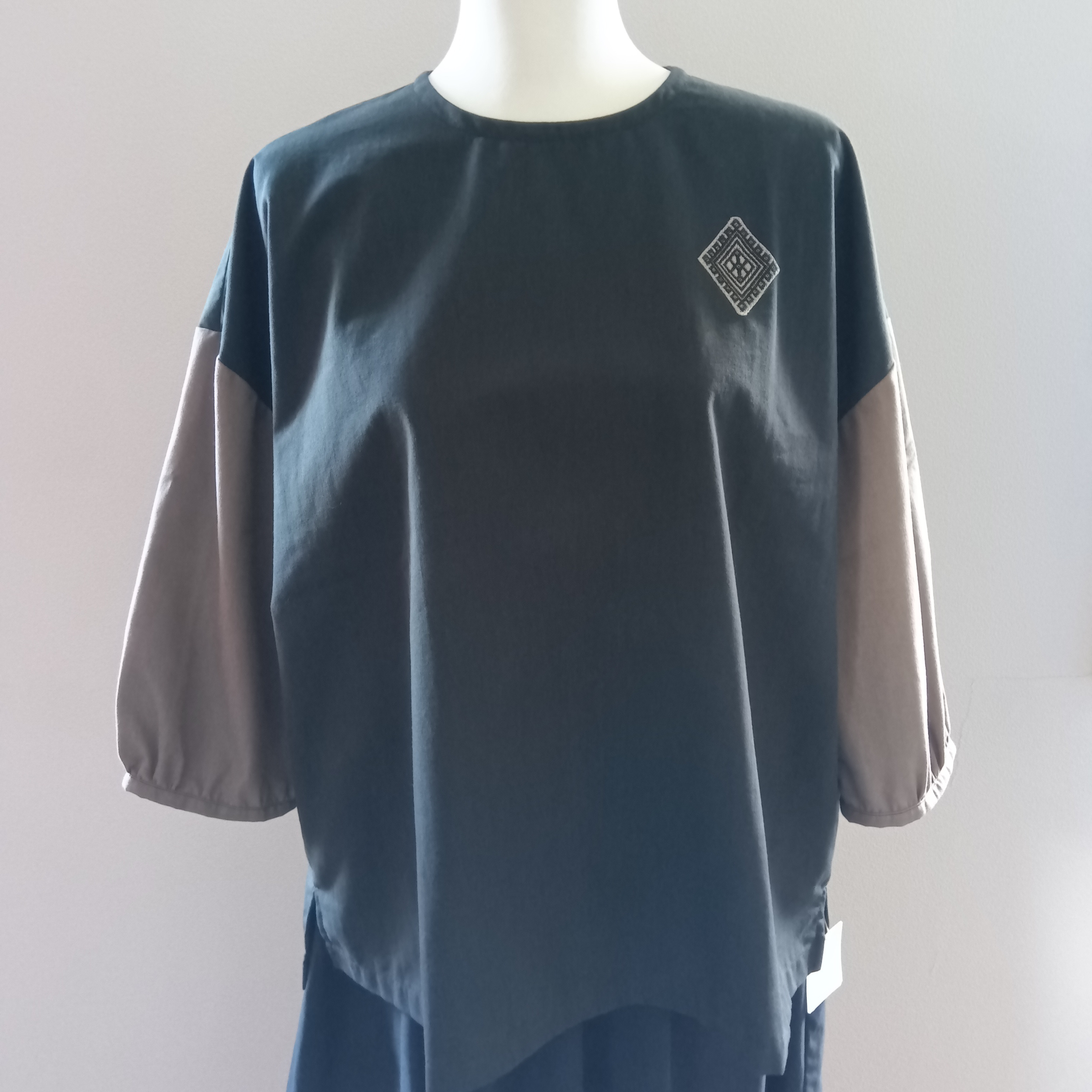 こぎん刺しの布帛シャツ