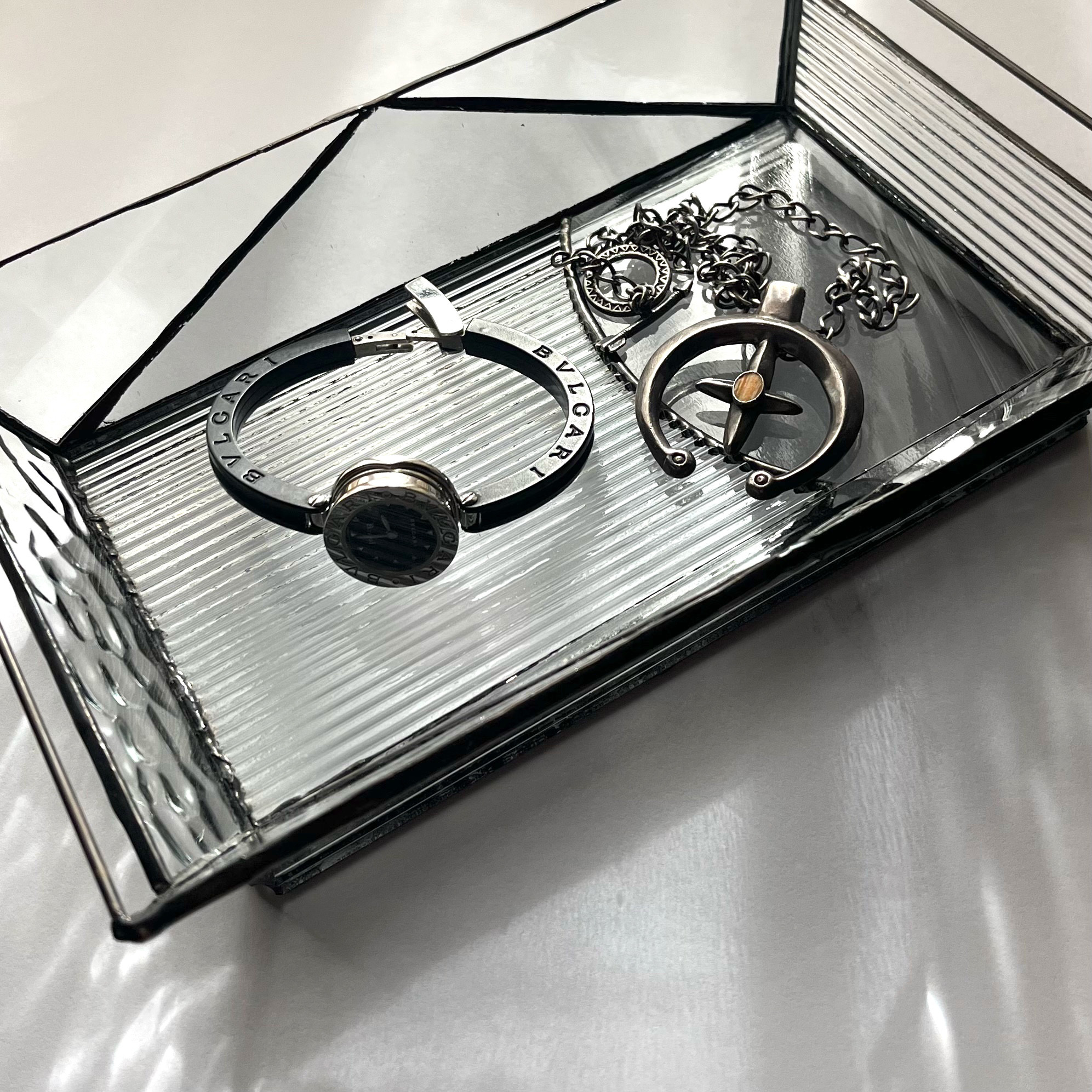 ステンドグラスのトレー　（クリア✖️グレー）