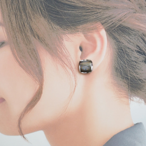 銀河 グレイッシュ×シルバー スクエアヴィンテージボタンイヤリング