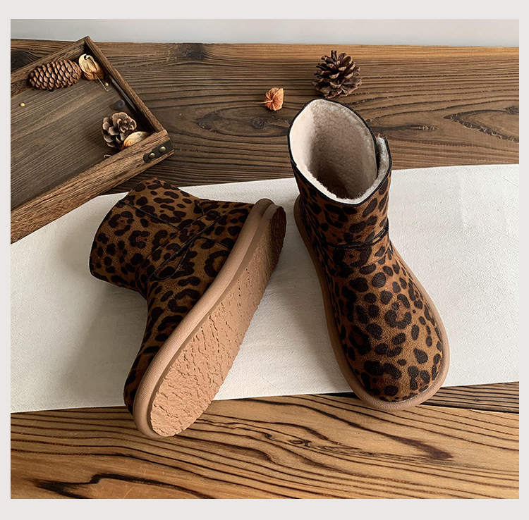 2025 年ウィンターモデル 女性用森系レトロレオパード柄マーティンブーツ｜フリース入り薄手綿入り フラットソール 脚長