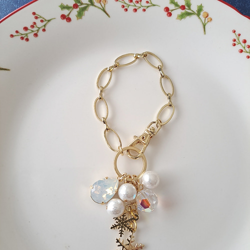 真っ白なキラキラバッグチャーム✨スワロフスキークリスタル バッグ