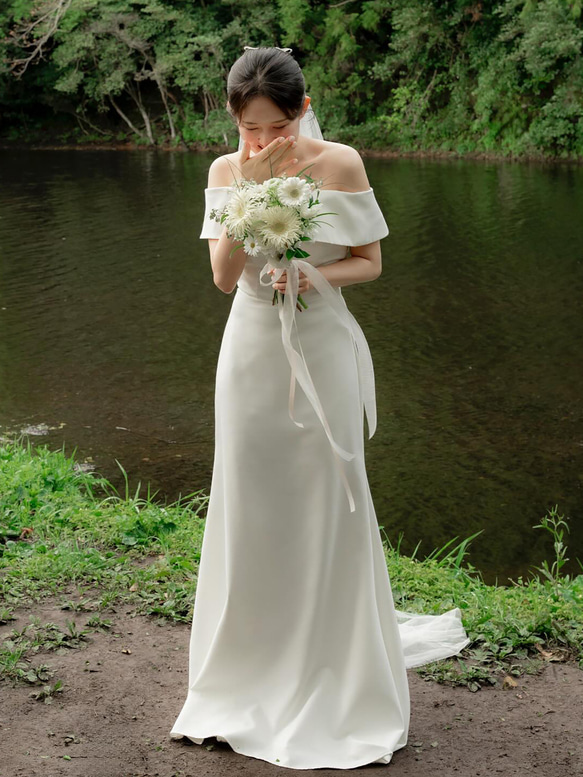 高級感 白 オフショルダー ウェディングドレス シンプル 韓国風 結婚式