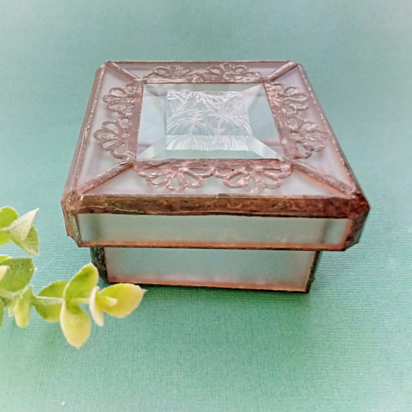 ステンドグラス　小物入れ　メルヘン ステンドグラス 小物入れ 咲色（さきいろ） HAF001（東京都東大和市