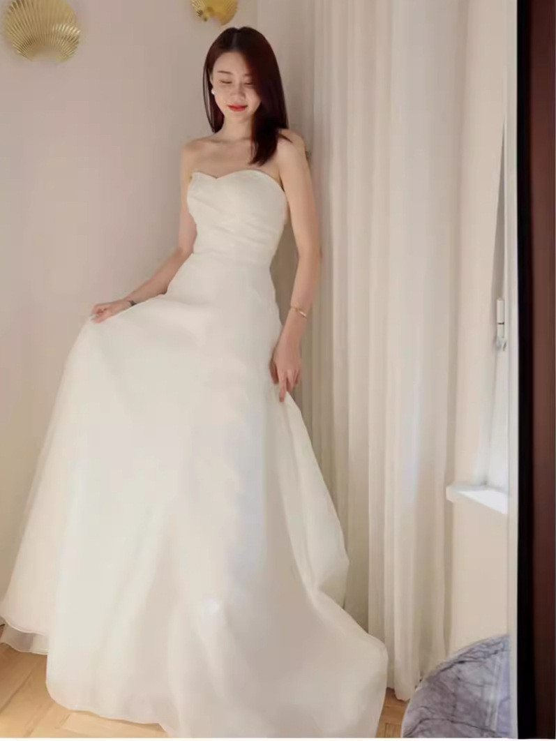 高級感 白 サテン オフショルダー 裾引き ウェディングドレス 韓国風 結婚式 花嫁 演奏会 誕生日 前撮り HL970