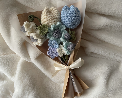枯れない花】ライトブルー あみぐるみ 枯れない花束 編み物 毛糸花束