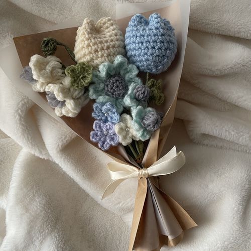 枯れない花】ライトブルー あみぐるみ 枯れない花束 編み物 毛糸花束