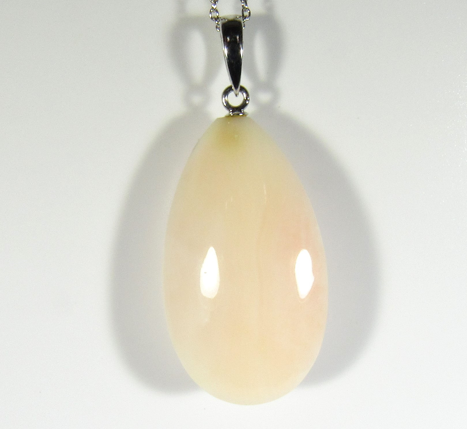 宝石珊瑚　さんご　オオバルペンダント　ネックレス　アクセサリー・ジュエリ－　 IMG－1879