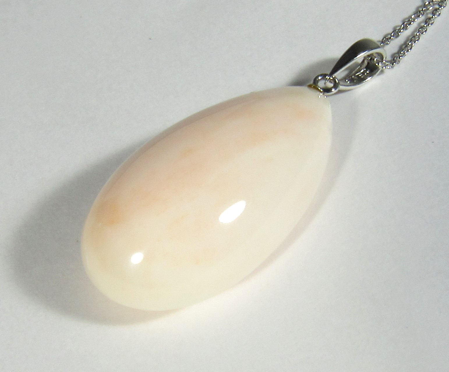 宝石珊瑚　さんご　オオバルペンダント　ネックレス　アクセサリー・ジュエリ－　 IMG－1879