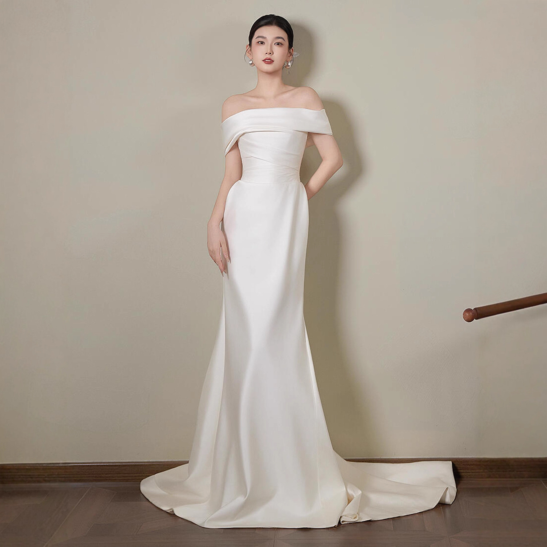 ウェディングドレス 白黒 サテン オフショルダー 韓国風 花嫁 結婚式 パーティー 演奏会 前撮り お呼ばれ AK537