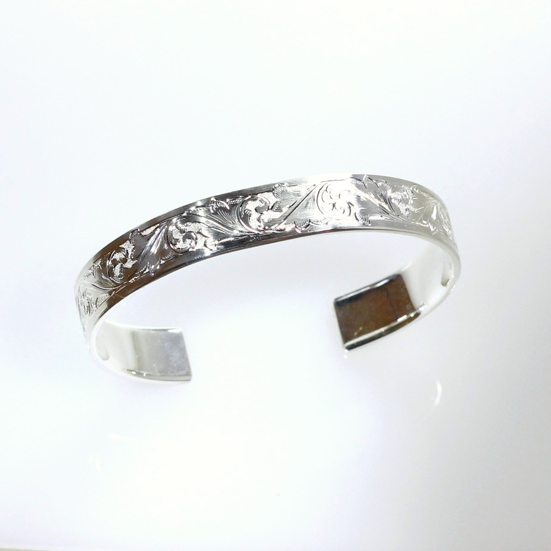 Sv925 手彫り・アラベスク柄バングル 10㎜幅 バングル・リストバンド
