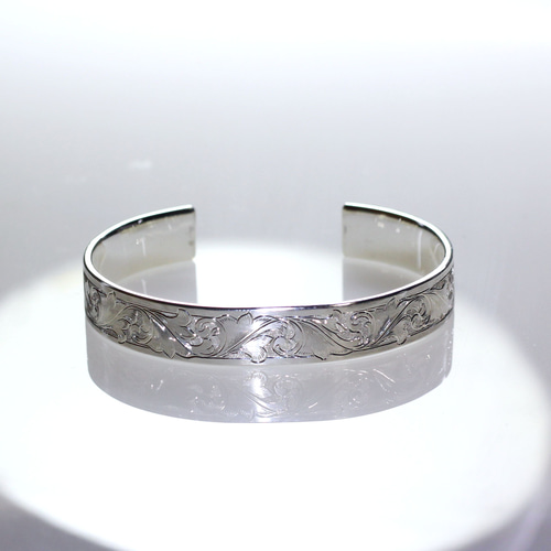 Sv925 手彫り・アラベスク柄バングル 10㎜幅 バングル・リストバンド