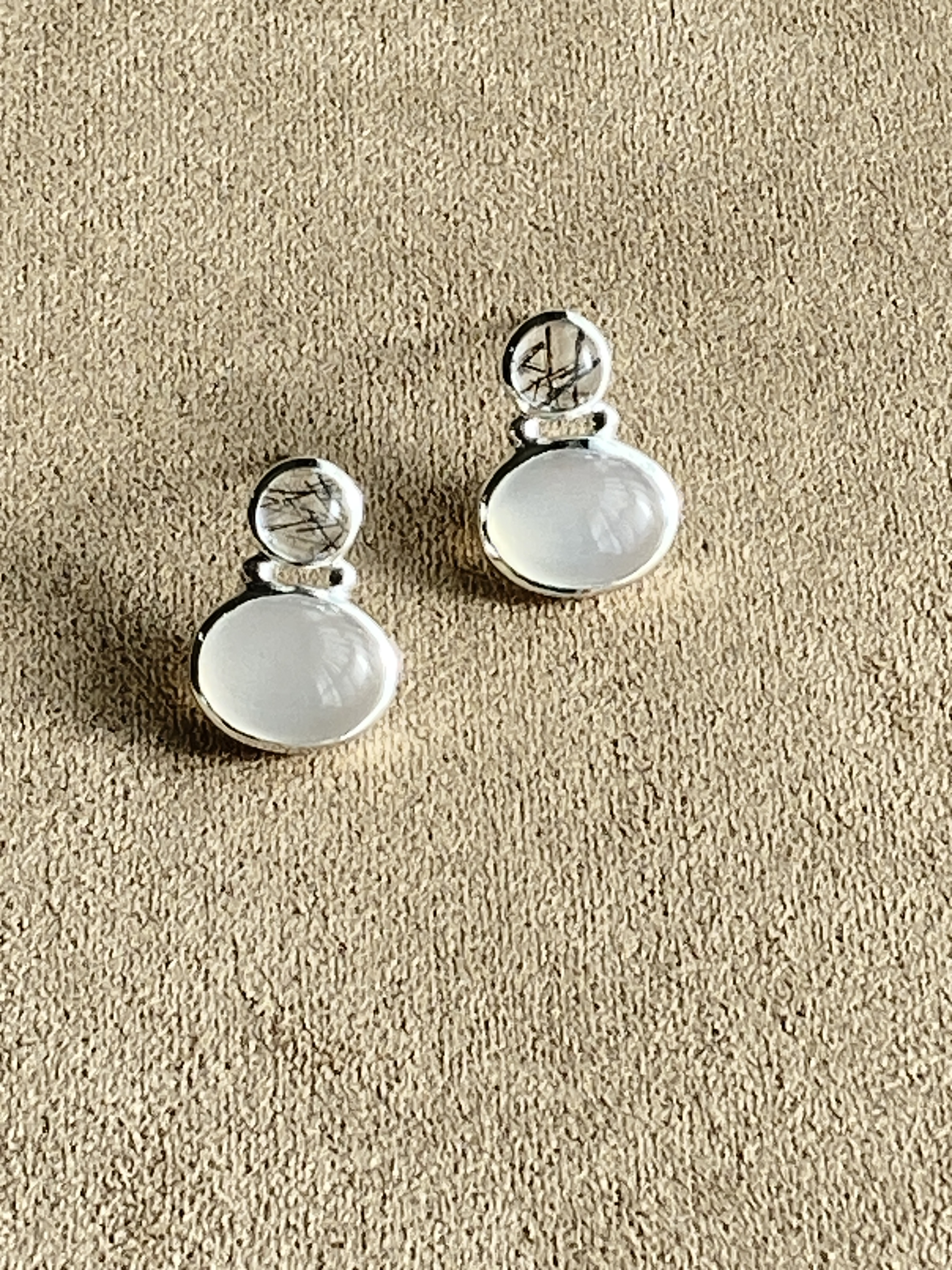 トルマリンクォーツ×ホワイトカルセドニー　シルバーピアス　（silver９２５）