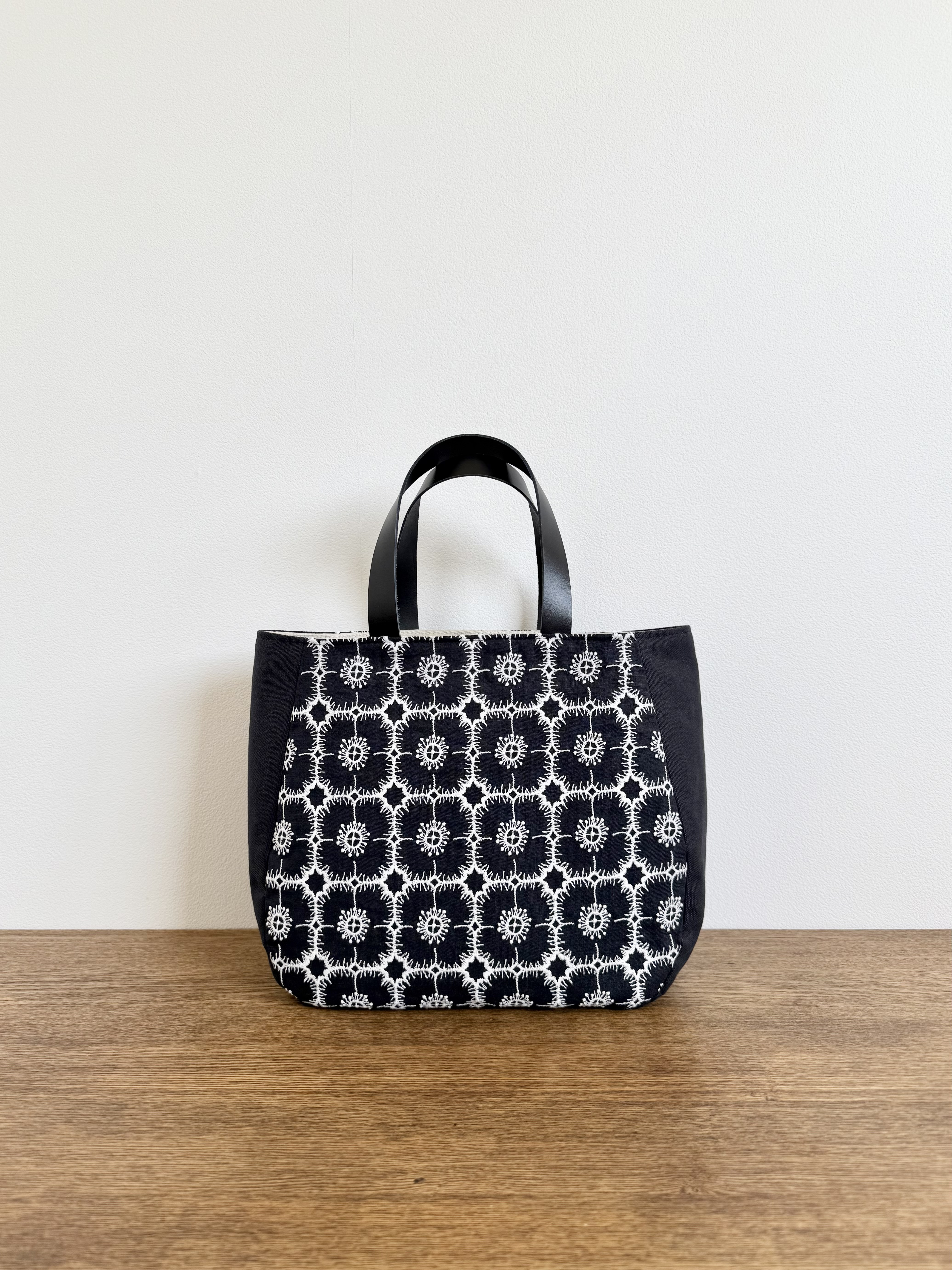 ラウンドトート＊anemone