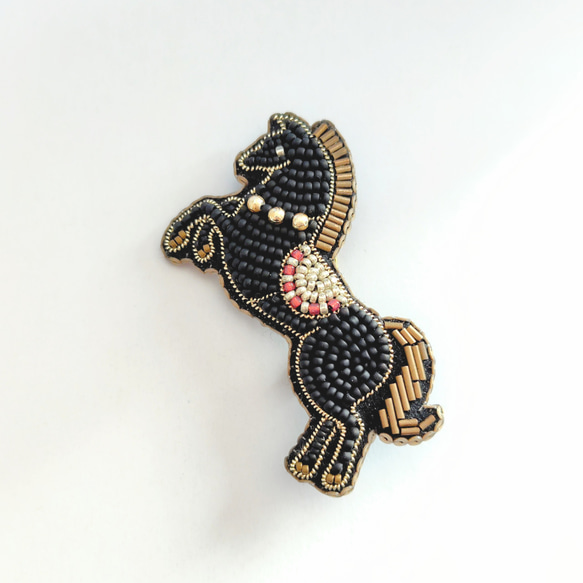 フロストビーズの黒い馬【2WAY】 ブローチ loup bleu 通販 20246741