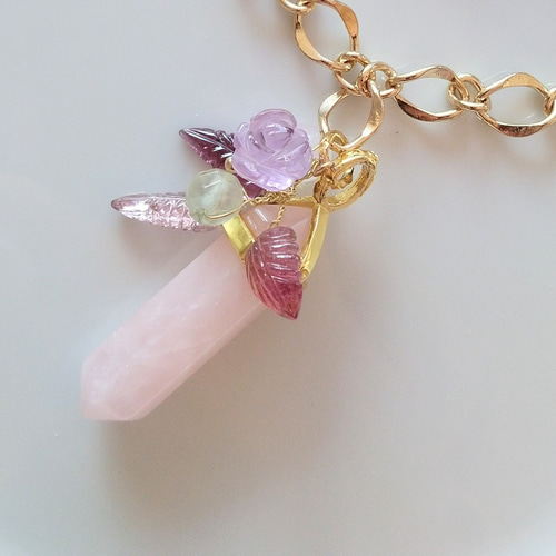 ローズクォーツ バッグチャーム☆ラベンダーアメジストのバラ付